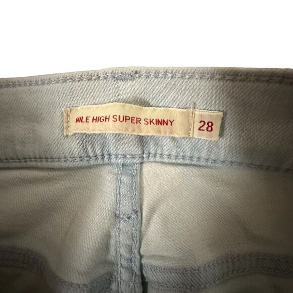 Levi’s ~ Women’s light wash Mile High Super Skinny Jeans ~ size 28/32 - Picture 6 of 12